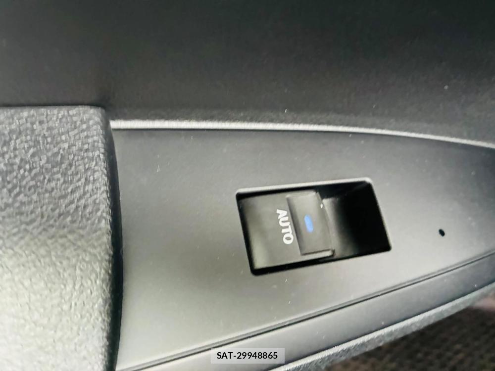 Toyota COROLLA AXIO 2019-05 7382708-23
