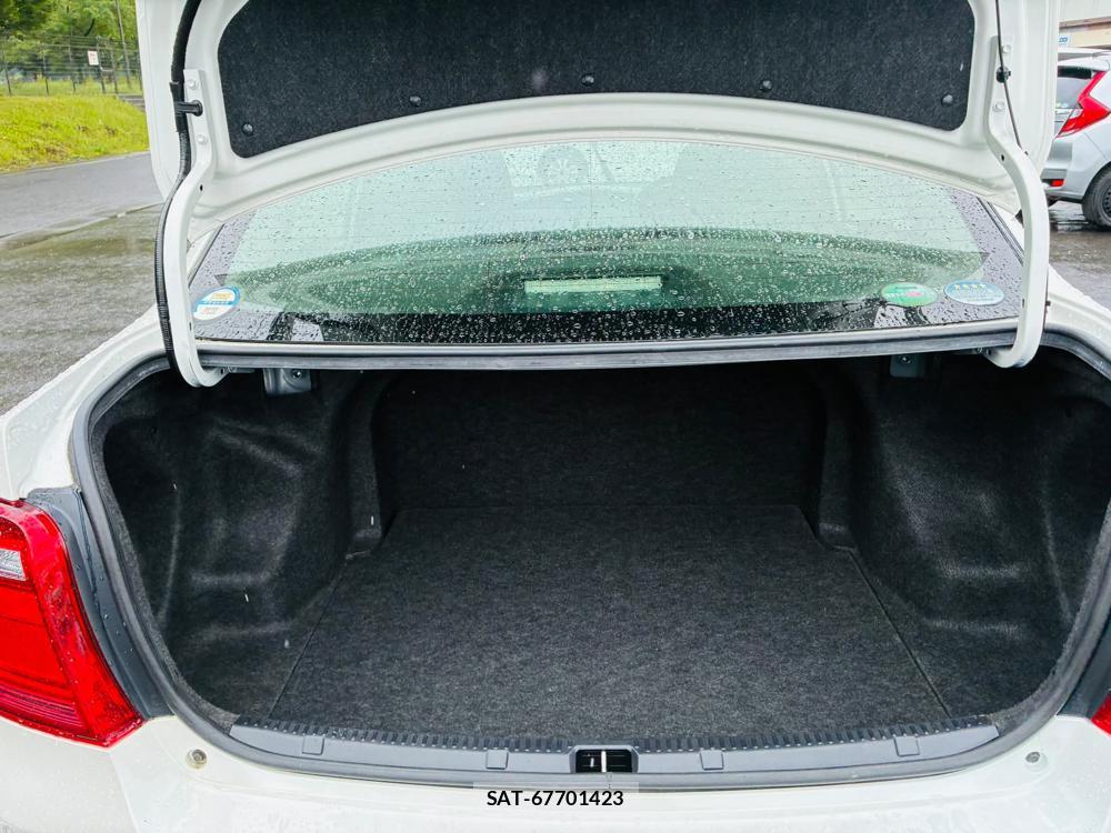 Toyota COROLLA AXIO 2019-07 7605441-23
