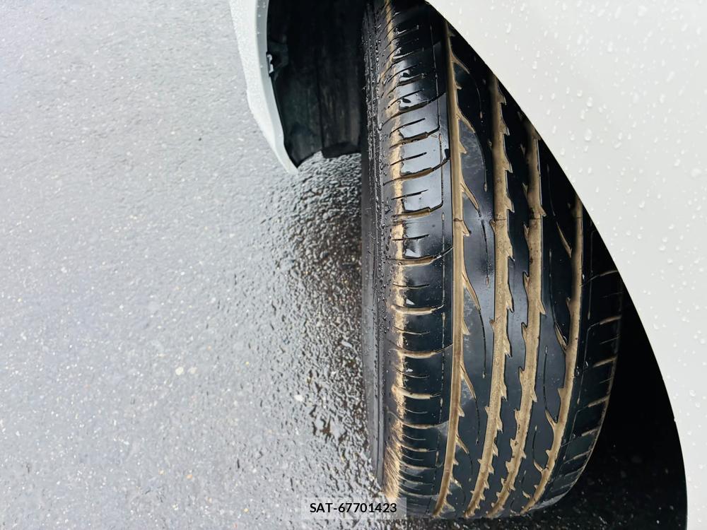 Toyota COROLLA AXIO 2019-07 7605441-29