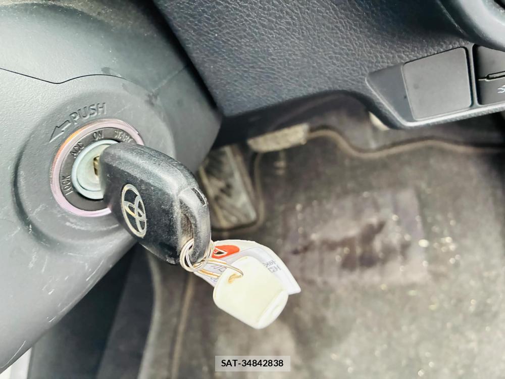 Toyota COROLLA AXIO 2019-06 7382732-16