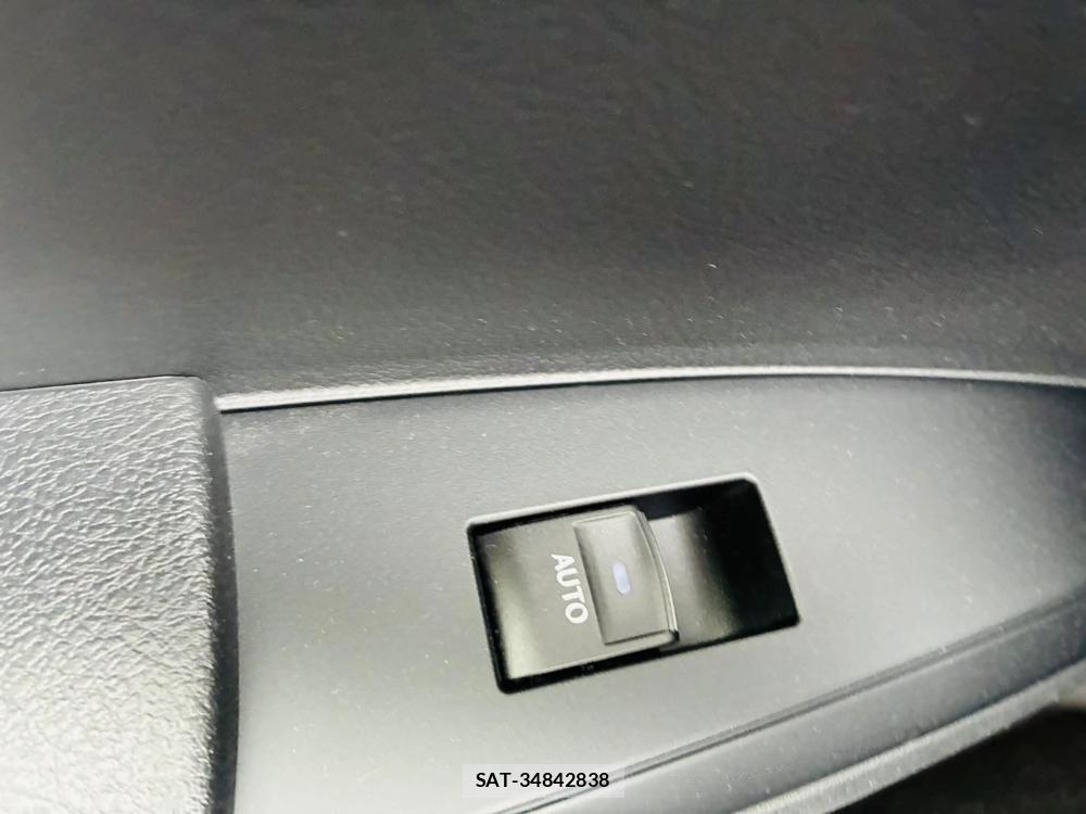 Toyota COROLLA AXIO 2019-06 7382732-24