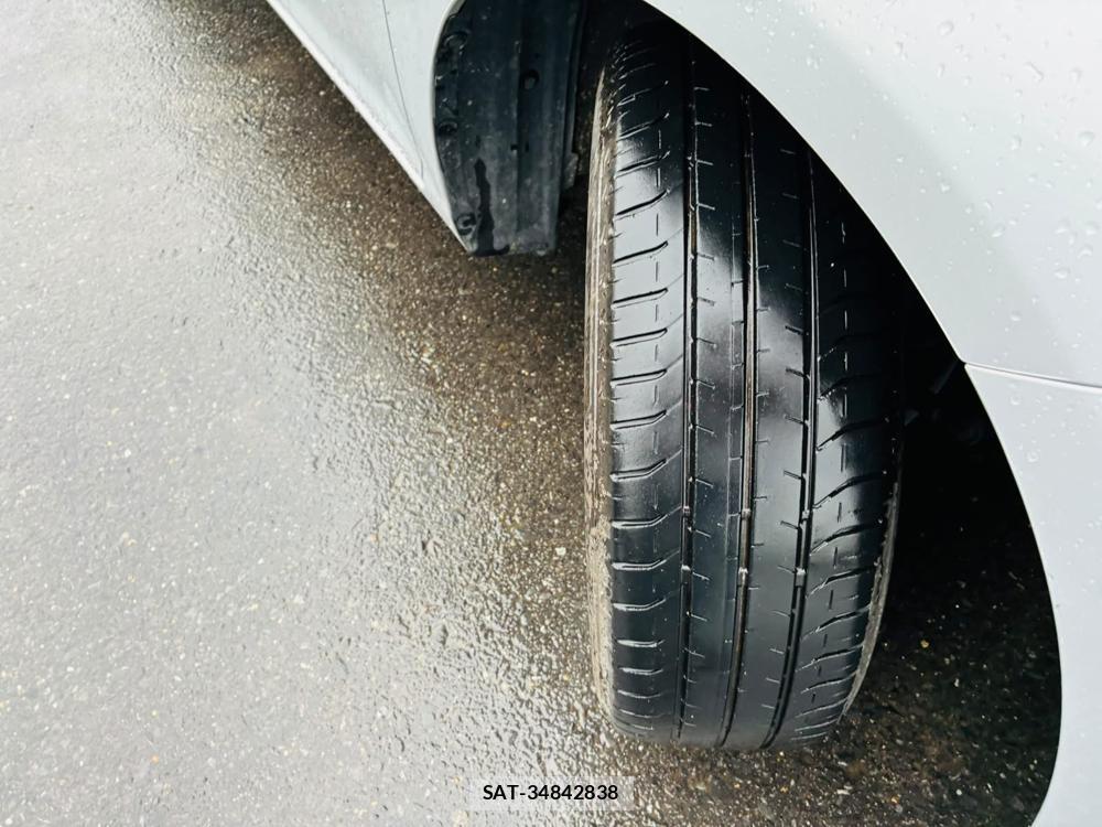 Toyota COROLLA AXIO 2019-06 7382732-32