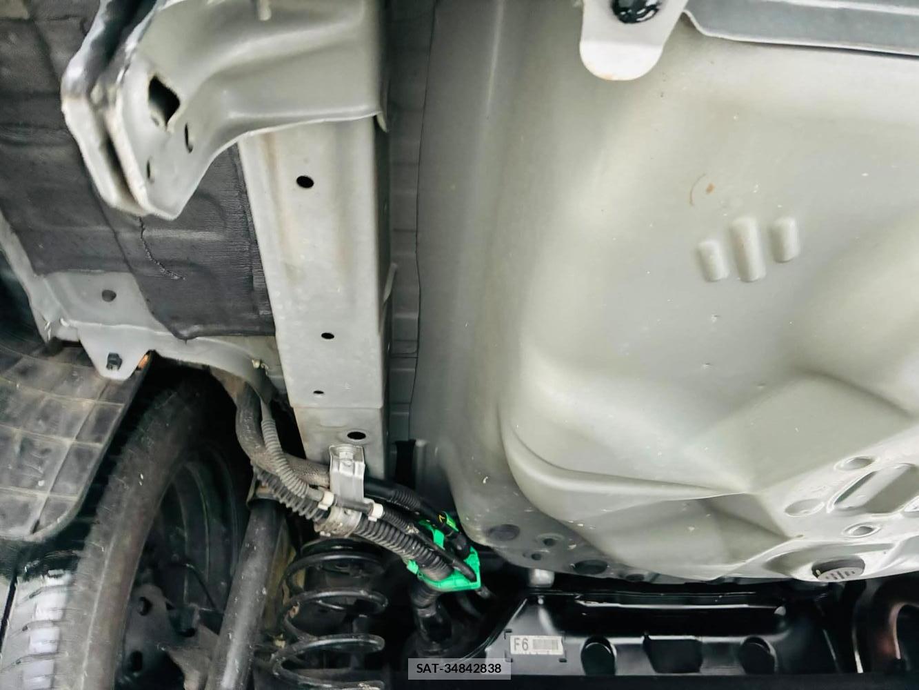 Toyota COROLLA AXIO 2019-06 7382732-35