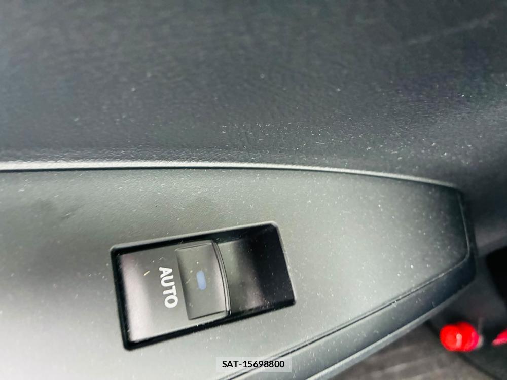 Toyota COROLLA AXIO 2019-05 7634463-24