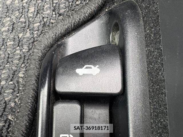 Toyota COROLLA AXIO 2018-09 7721954-22