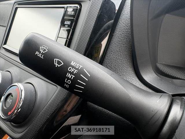 Toyota COROLLA AXIO 2018-09 7721954-25
