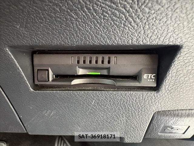 Toyota COROLLA AXIO 2018-09 7721954-4