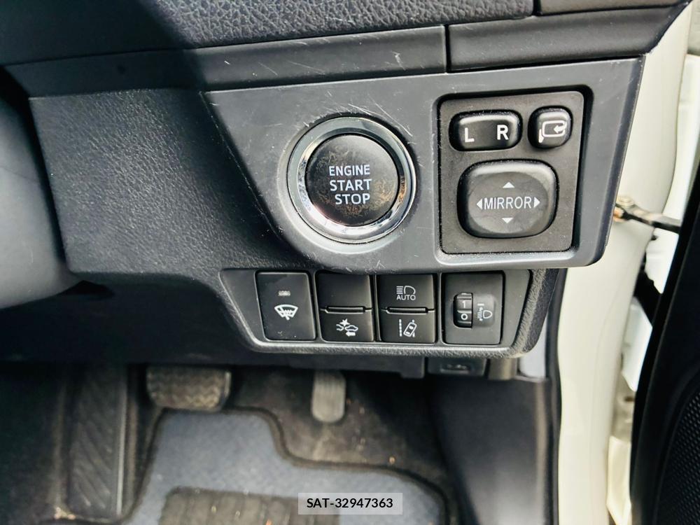 Toyota COROLLA AXIO 2020-06 7683580-16