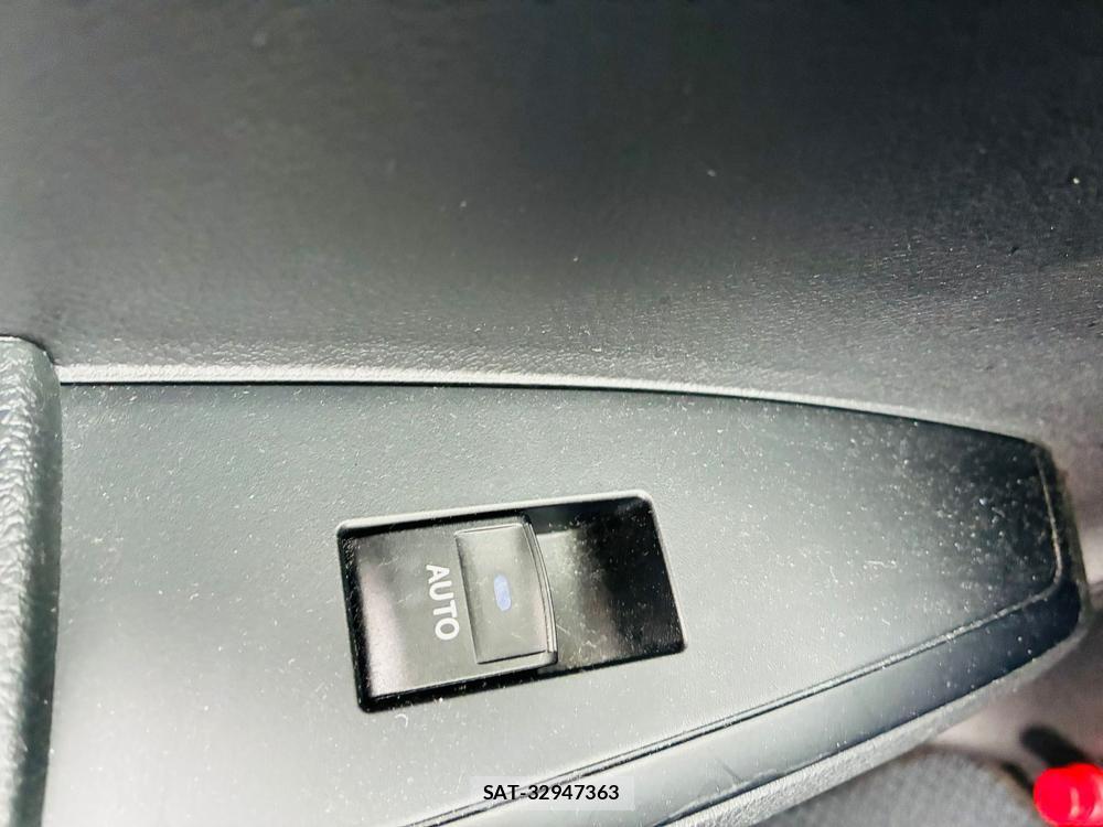 Toyota COROLLA AXIO 2020-06 7683580-24