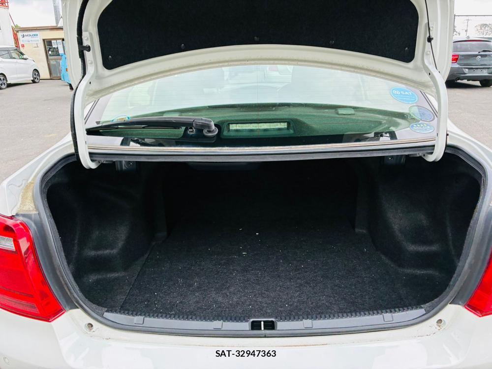 Toyota COROLLA AXIO 2020-06 7683580-25