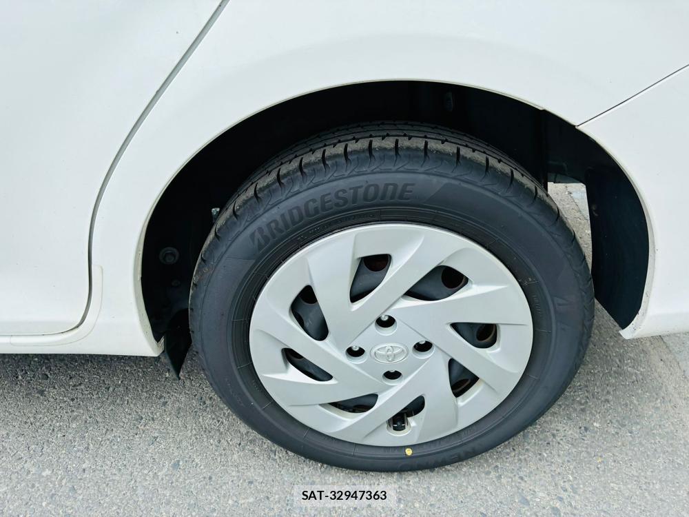 Toyota COROLLA AXIO 2020-06 7683580-30