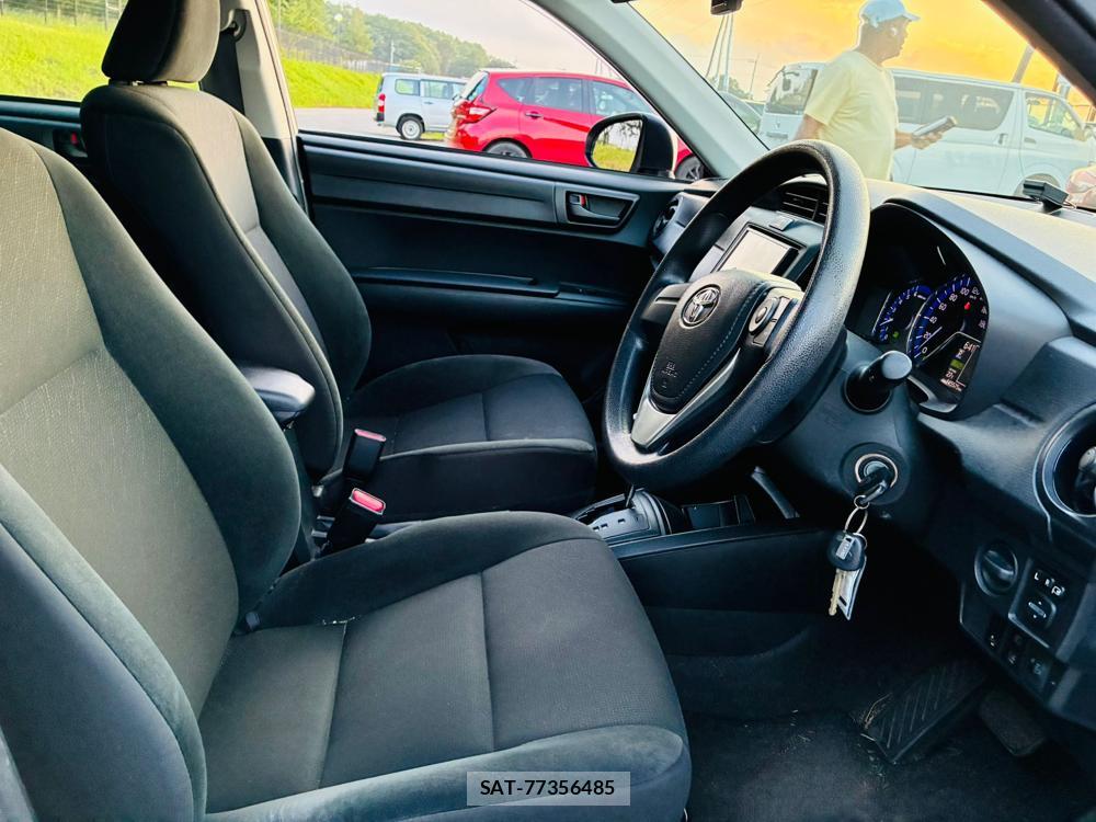 Toyota COROLLA AXIO 2019-06 7683578-11
