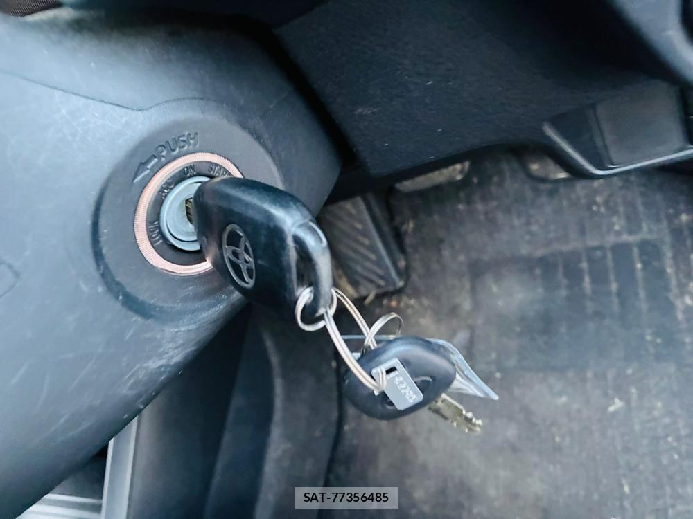 Toyota COROLLA AXIO 2019-06 7683578-16