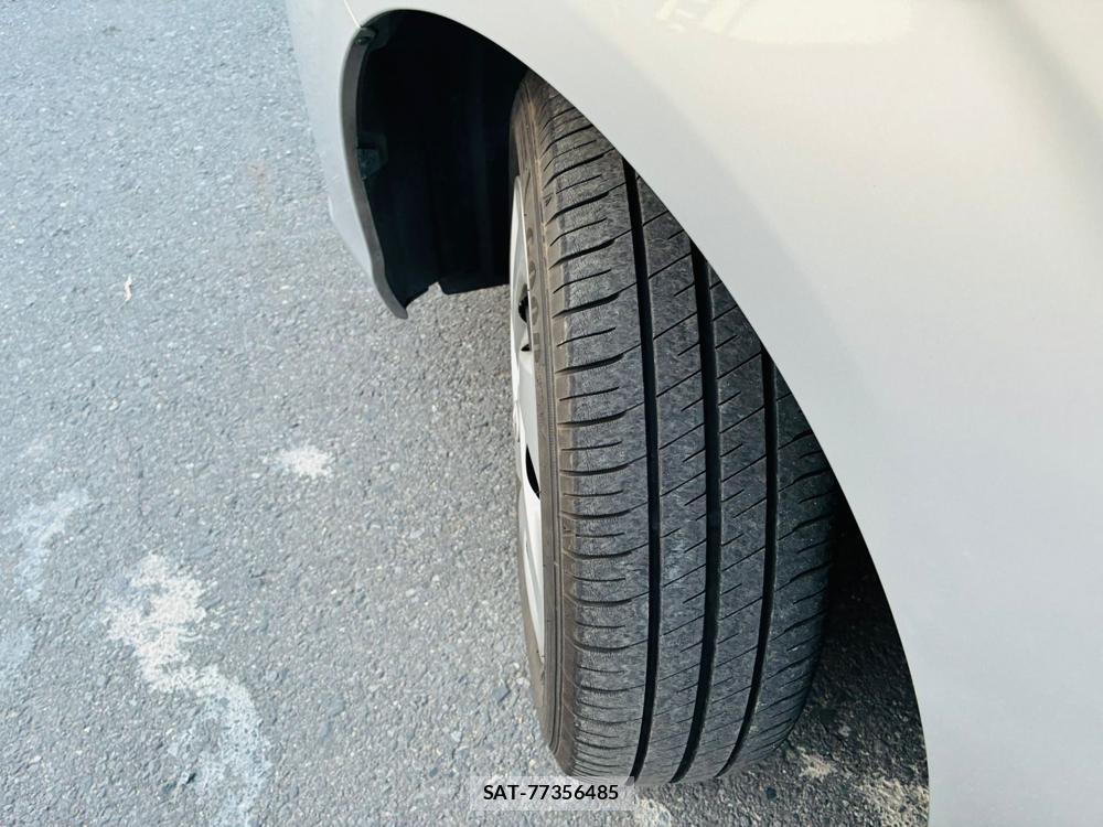 Toyota COROLLA AXIO 2019-06 7683578-31