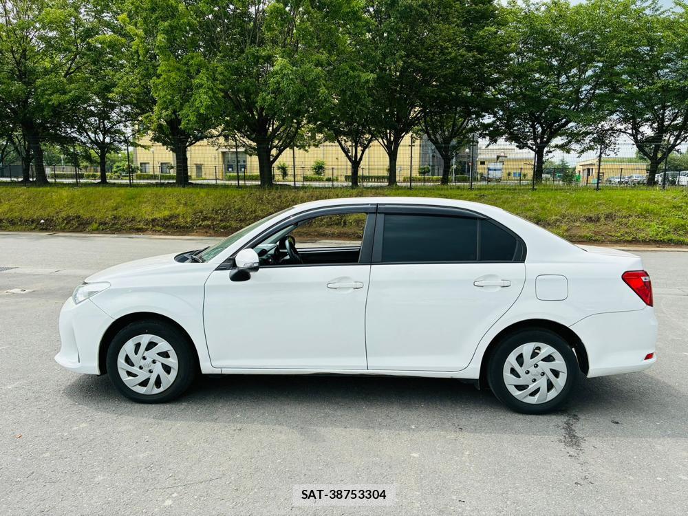 Toyota COROLLA AXIO 2019-06 7683575-1