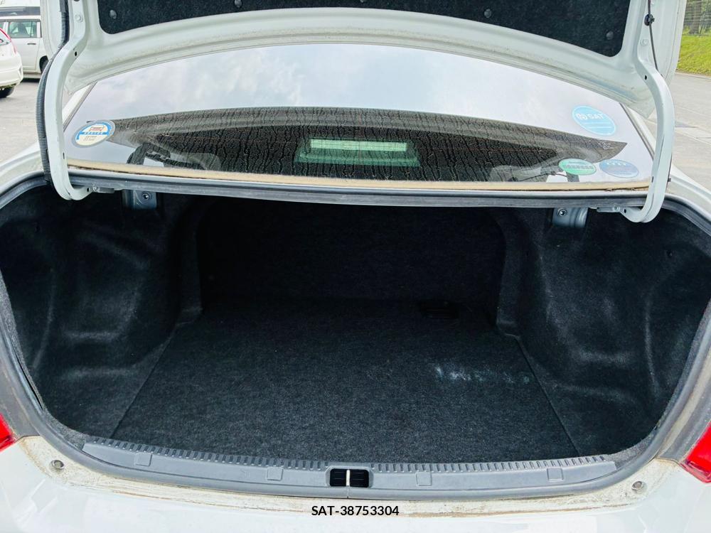 Toyota COROLLA AXIO 2019-06 7683575-24