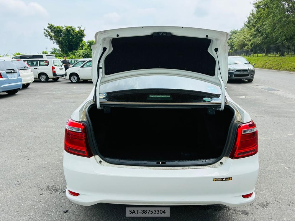 Toyota COROLLA AXIO 2019-06 7683575-25