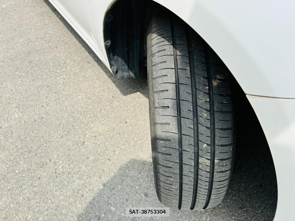 Toyota COROLLA AXIO 2019-06 7683575-31