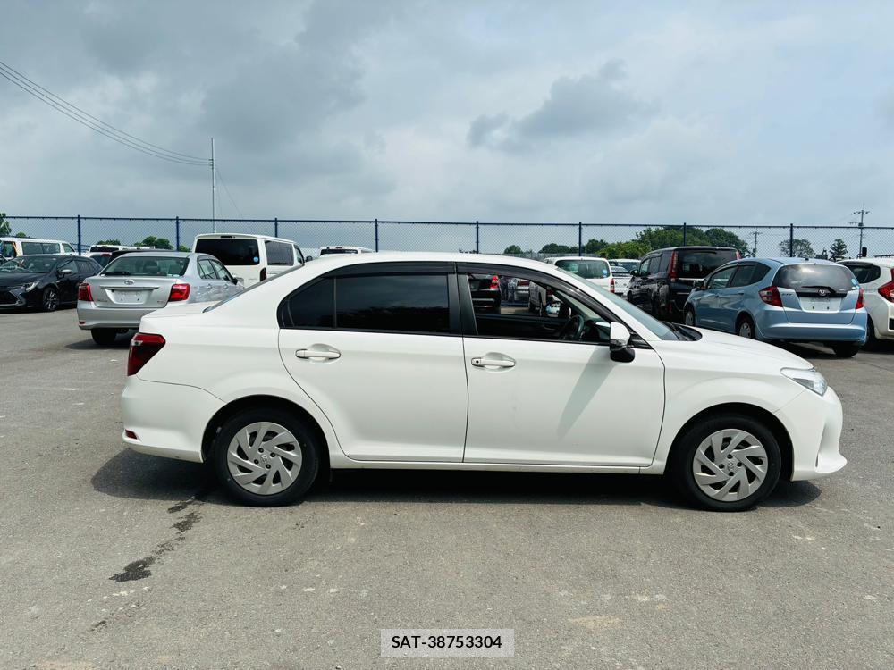 Toyota COROLLA AXIO 2019-06 7683575-5