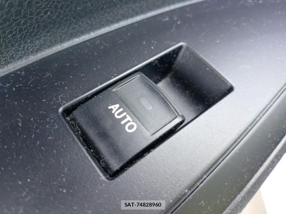 Toyota COROLLA AXIO 2020-06 7666336-11