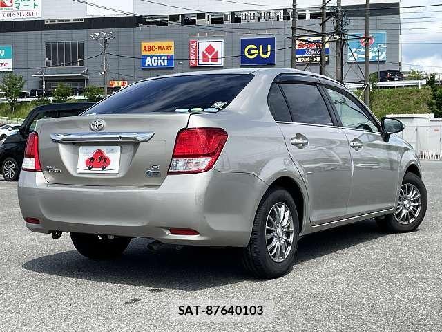 Toyota COROLLA AXIO 2012-07 7721956-2