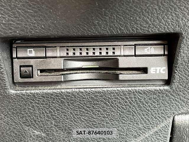 Toyota COROLLA AXIO 2012-07 7721956-8
