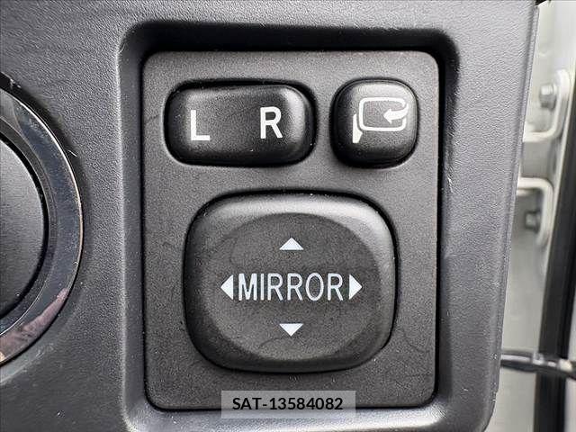 Toyota COROLLA AXIO 2022-07 7721953-21