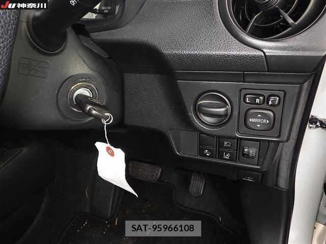 Toyota COROLLA AXIO 2019-05 7716675-5