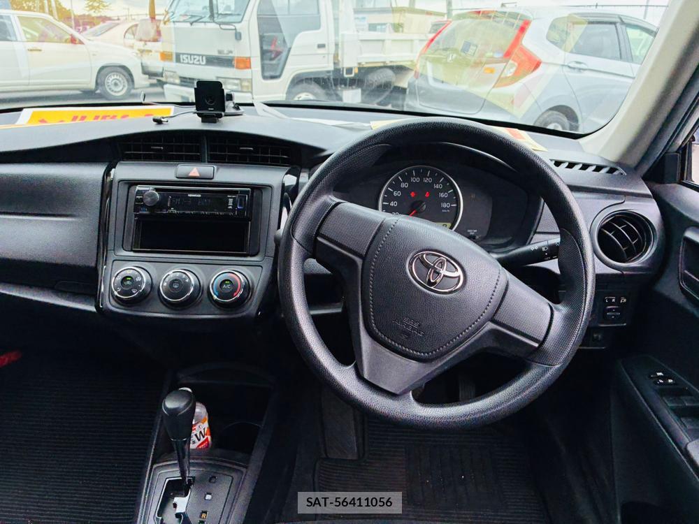 Toyota COROLLA AXIO 2020-04 7702504-13