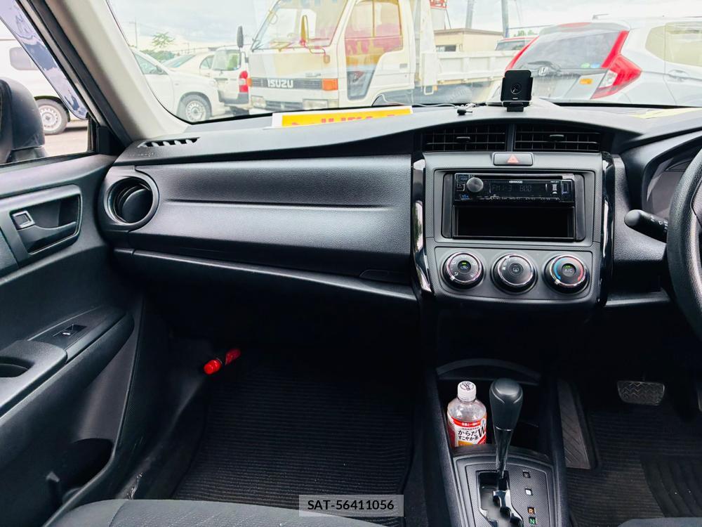 Toyota COROLLA AXIO 2020-04 7702504-17