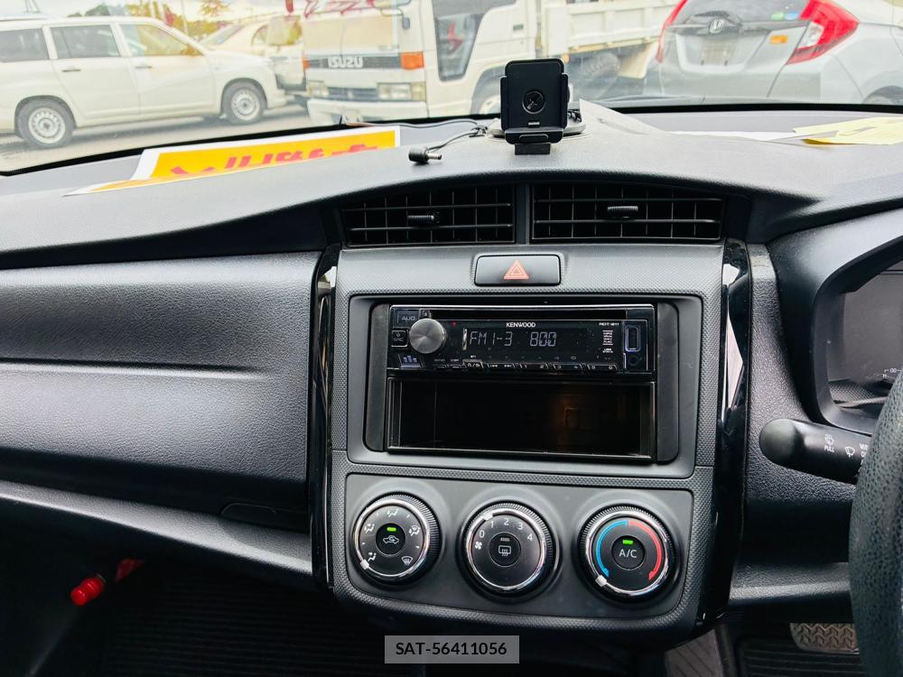 Toyota COROLLA AXIO 2020-04 7702504-18