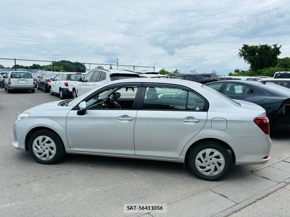Toyota COROLLA AXIO 2020-04 7702504-1