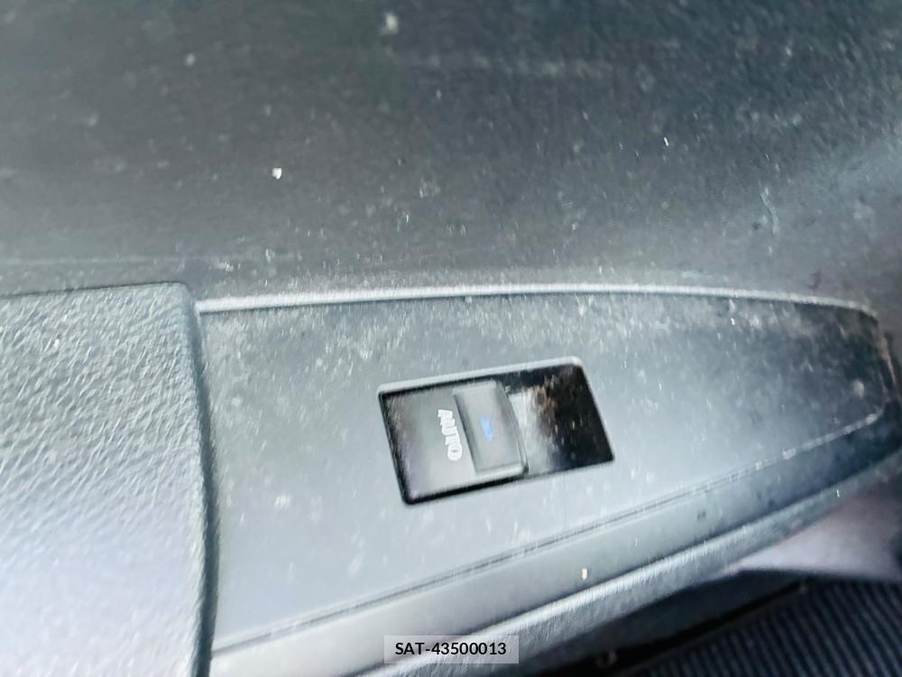 Toyota COROLLA AXIO 2019-06 7600674-23