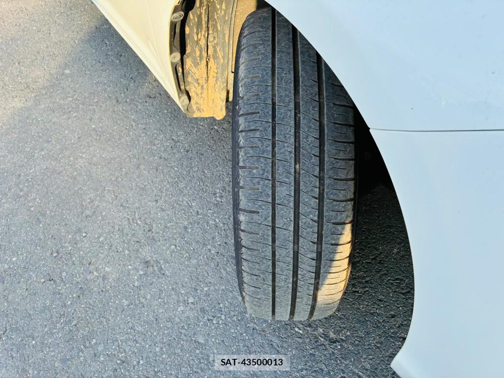 Toyota COROLLA AXIO 2019-06 7600674-31