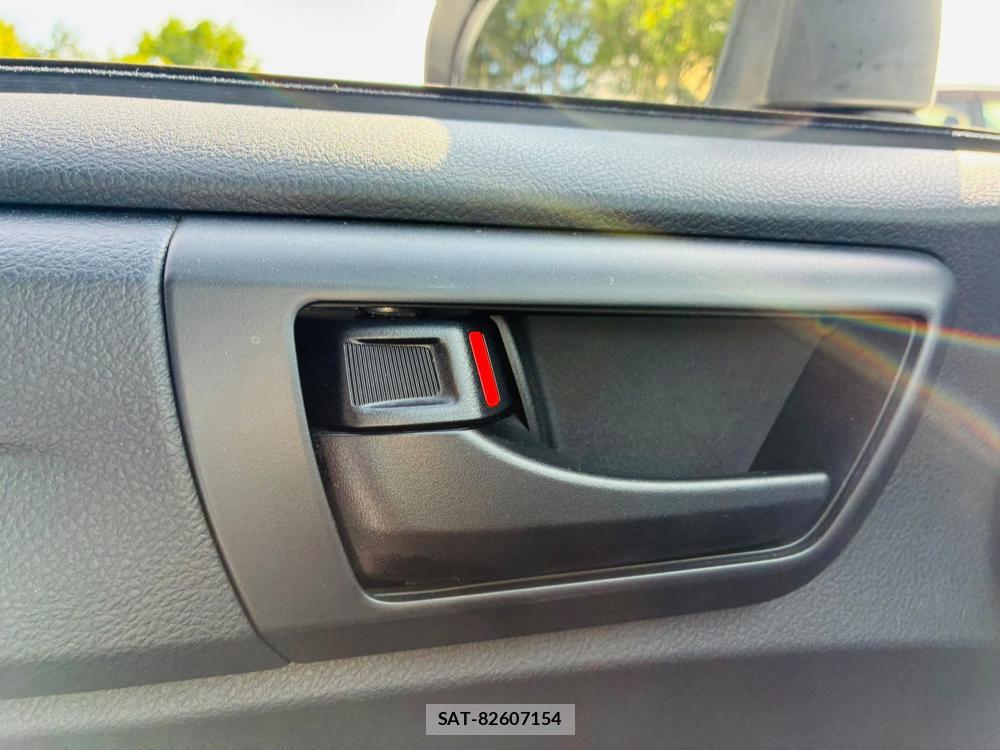 Toyota COROLLA AXIO 2019-06 7795977-23