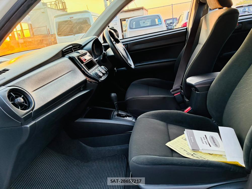 Toyota COROLLA AXIO 2019-06 7721446-10