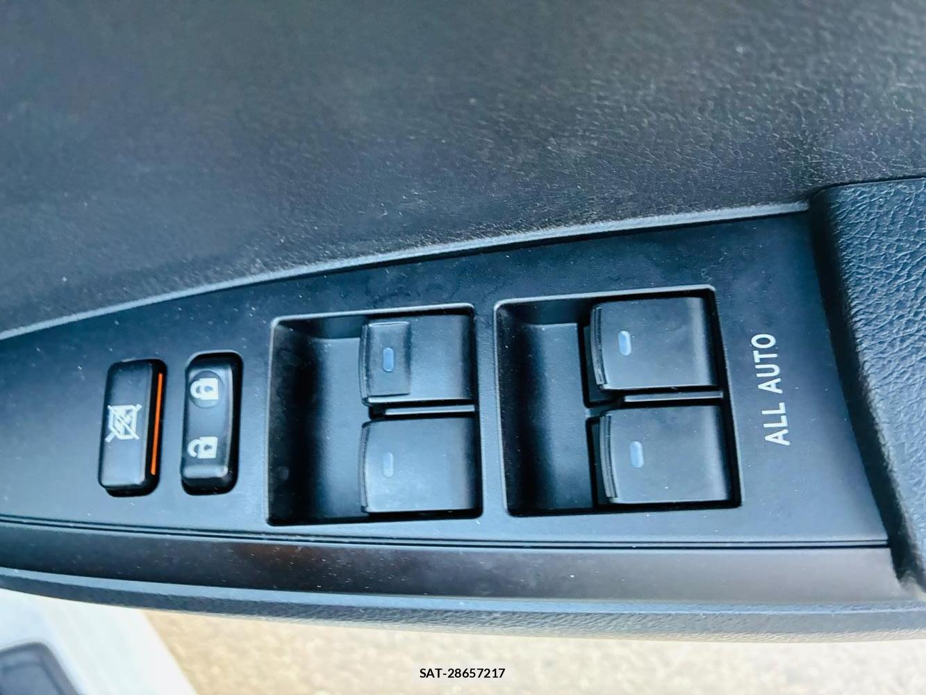 Toyota COROLLA AXIO 2019-06 7721446-21