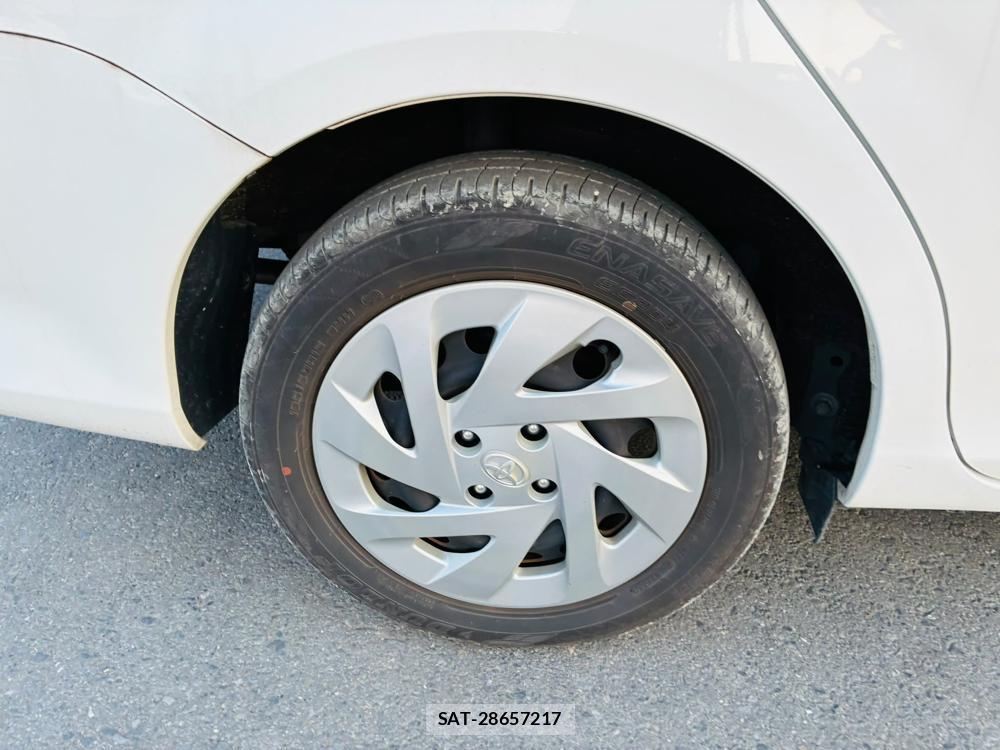 Toyota COROLLA AXIO 2019-06 7721446-26