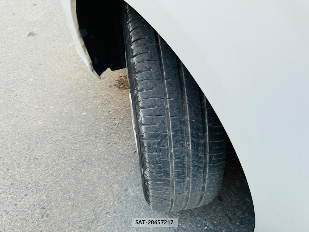 Toyota COROLLA AXIO 2019-06 7721446-30