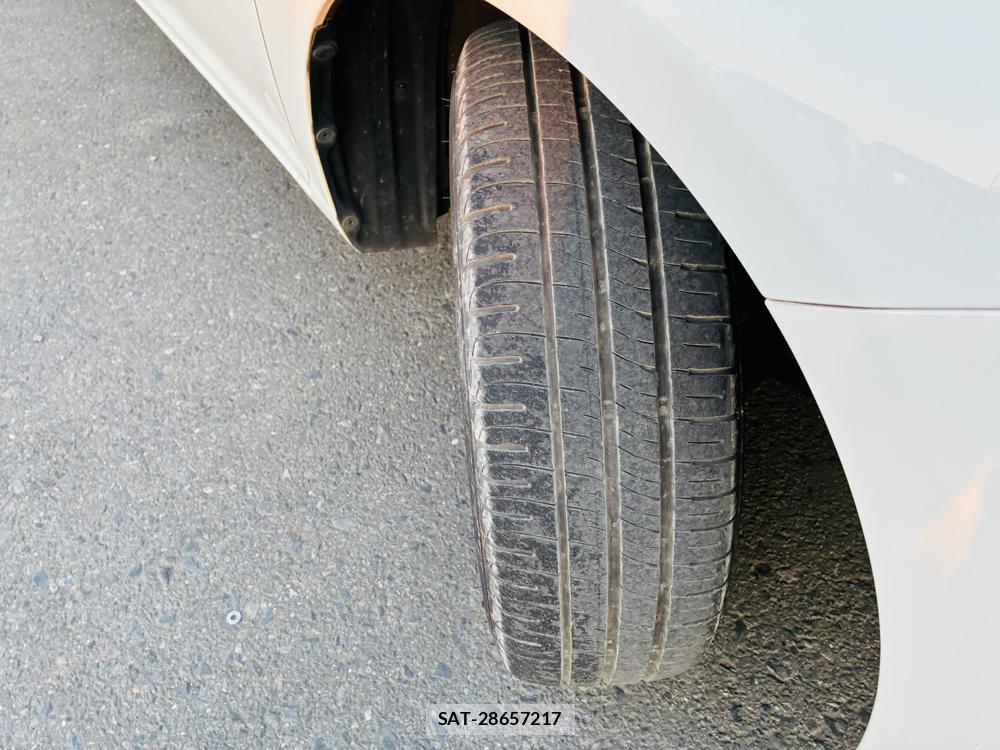Toyota COROLLA AXIO 2019-06 7721446-31