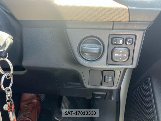 Toyota COROLLA AXIO 2013-10 7978809-18