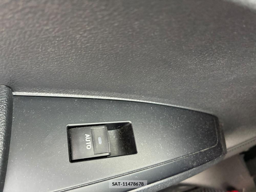 Toyota COROLLA AXIO 2020-02 7787849-23