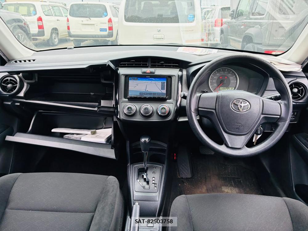 Toyota COROLLA AXIO 2019-06 7864339-12