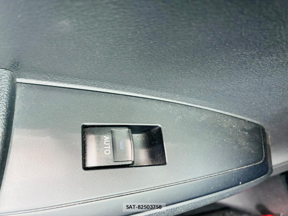 Toyota COROLLA AXIO 2019-06 7864339-24