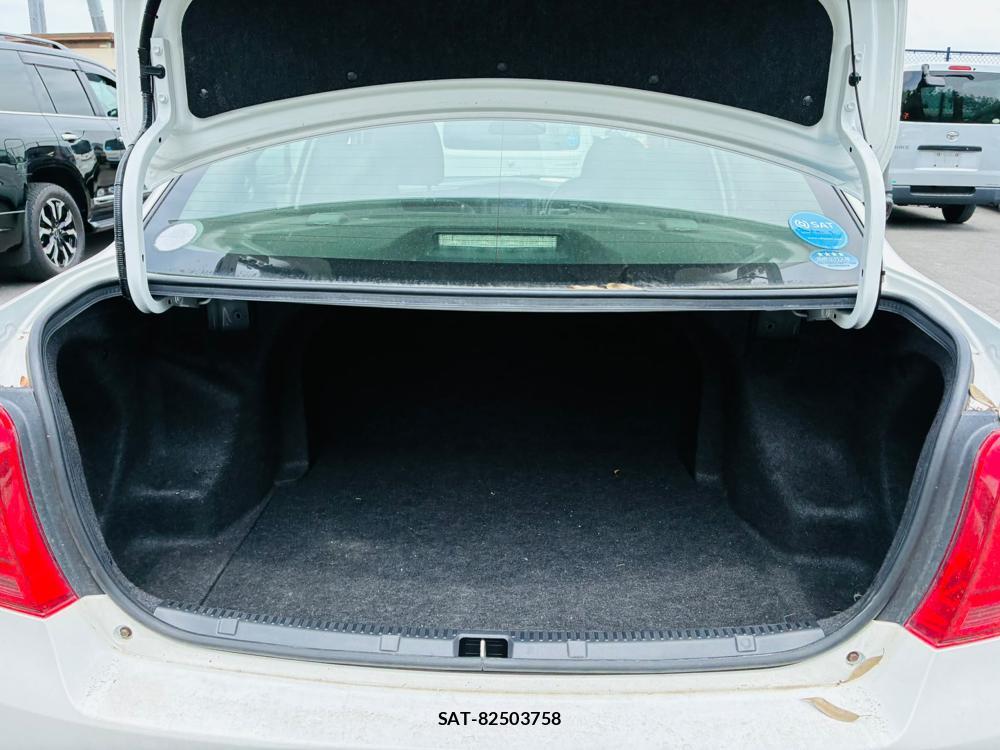 Toyota COROLLA AXIO 2019-06 7864339-25