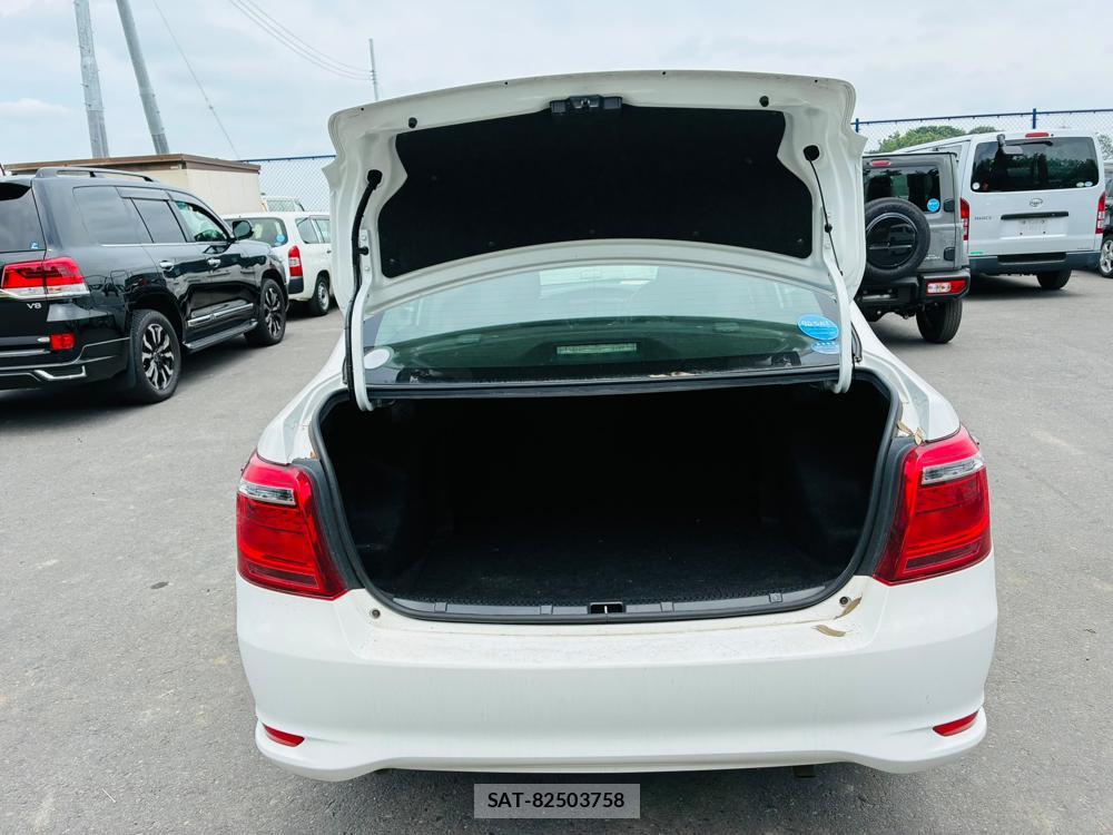 Toyota COROLLA AXIO 2019-06 7864339-26