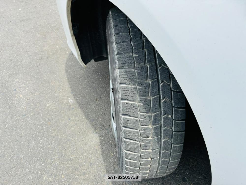 Toyota COROLLA AXIO 2019-06 7864339-31