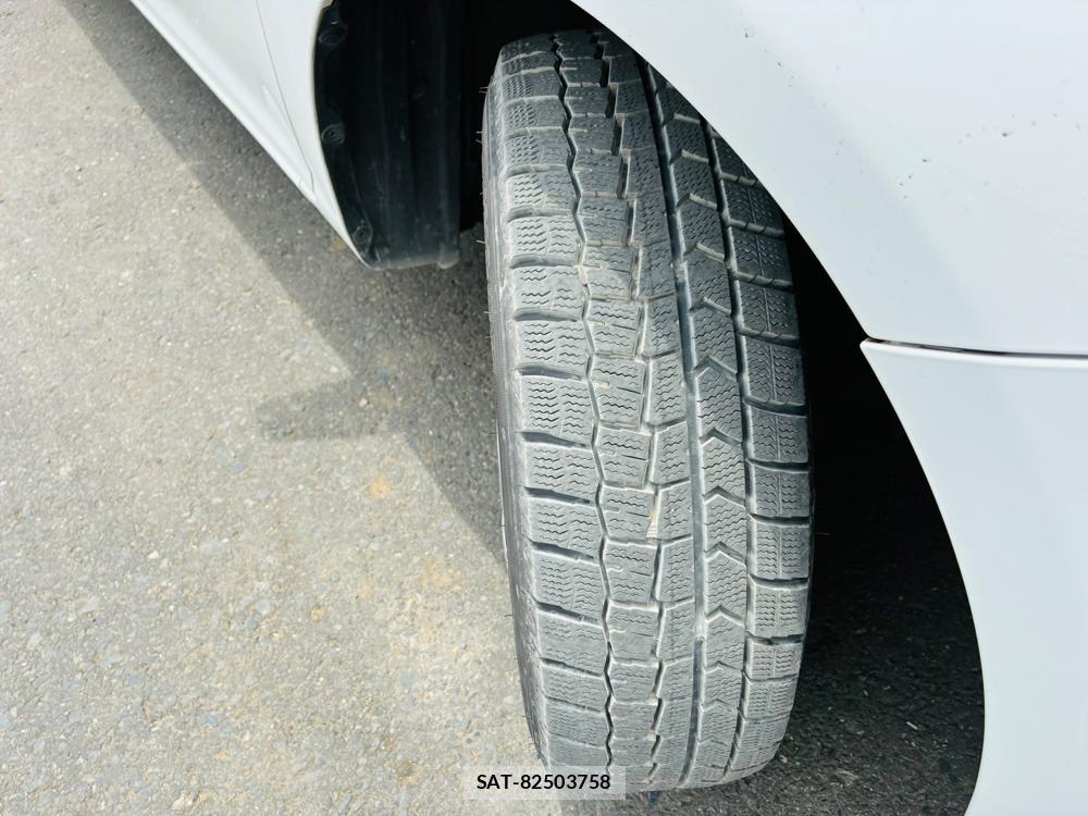 Toyota COROLLA AXIO 2019-06 7864339-32