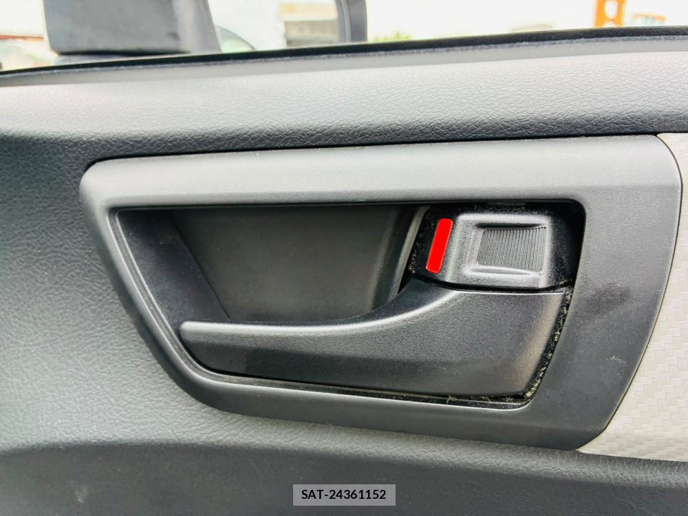 Toyota COROLLA AXIO 2012-07 7749330-21