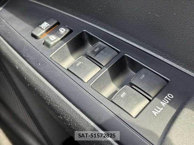 Toyota COROLLA AXIO 2016-12 8034898-27